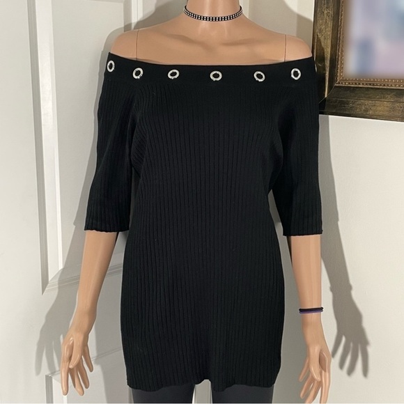89th & Madison Black Sweater Top With Above Elbow Sleeve w/ Silver Ring Details - Picture 1 of 5